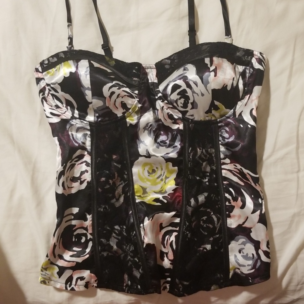 Floral lace top